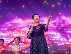 Китайские и русские бабушки станцевали на одной сцене в Благовещенске