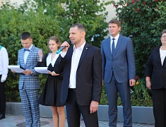 В школах Благовещенска прошли торжественные линейки