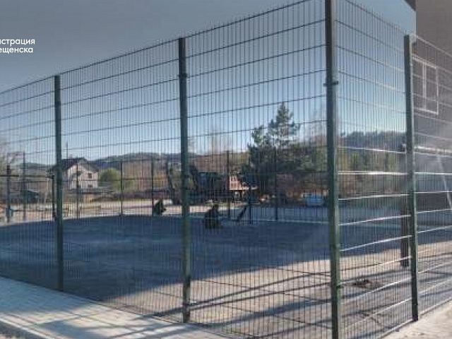 В Белогорье обустраивают новую спортивную площадку