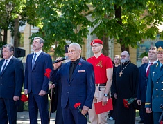 Цветы в память о подвиге советских солдат возложили в Благовещенске
