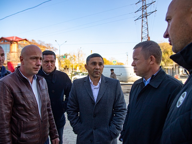 Мэр Благовещенска Олег Имамеев в рамках выездного совещания проконтролировал ход работ на улице Горького