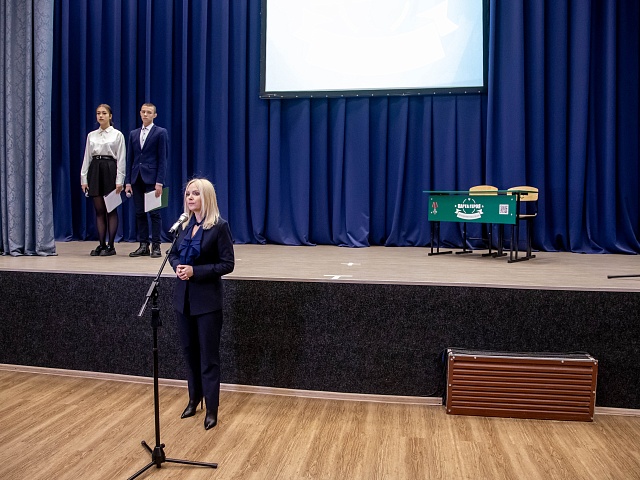 Парту Героя в память об участнике СВО открыли в школе №22 Благовещенска