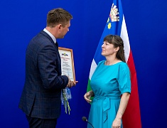 В Благовещенске работников торговли отметили Почетными грамотами