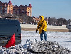 Автомобильные гонки в рамках Международного российско-китайского фестиваля зимних видов спорта