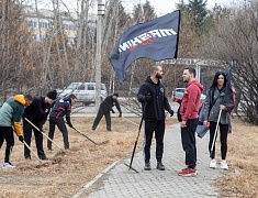 «Город берегу»: жители Благовещенска массово вышли на субботник