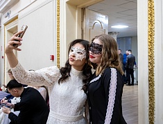 В Благовещенске в танце закружились более сотни студентов