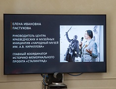 В Благовещенске чествовали известных благовещенцев — Елену Пастухову и Василия Семёнова. Они стали наставниками месяца