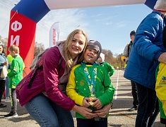 Сто юных благовещенцев с особенностями здоровья пробежали марафон