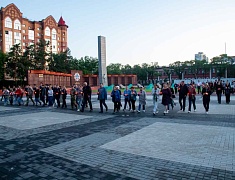 В Благовещенске на площади Победы зажгли «Свечи памяти»