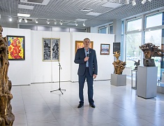 В Выставочном зале открылась персональная выставка Алексея Сидорова