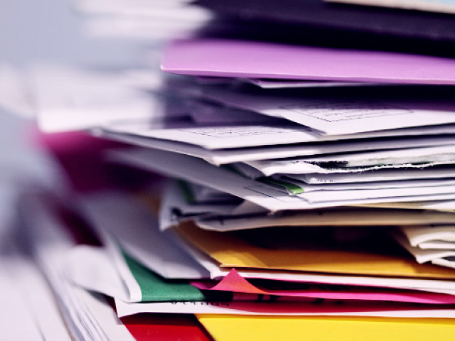 Узнать сальдо ЕНС можно, запросив в налоговом органе справки, а переплату вернуть или зачесть в счет будущих начислений