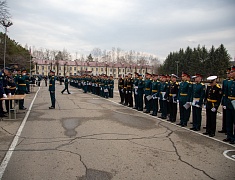 Мэр Благовещенска Олег Имамеев поздравил выпускников ДВОКУ с окончанием учебы