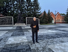 В Благовещенске на площади Победы зажгли «Свечи памяти»