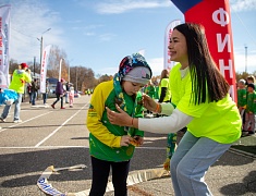 Сто юных благовещенцев с особенностями здоровья пробежали марафон