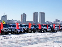 Автомобильные гонки в рамках Международного российско-китайского фестиваля зимних видов спорта