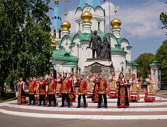 В день города прошли торжественные церемонии возложения цветов