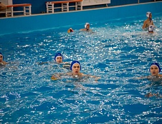В Благовещенске впервые проходят соревнования по водному поло