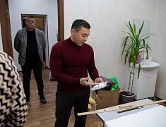 Мэр Благовещенска Олег Имамеев побывал на "Фабрике для своих"