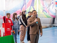 В честь Года семьи в Благовещенске провели семейный бадминтон