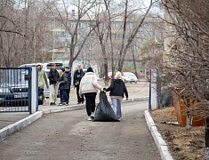 «Город берегу»: жители Благовещенска массово вышли на субботник