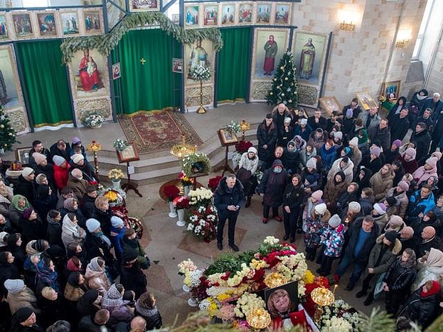 В Благовещенске простились с Еленой Фединой и Александрой Назаровой