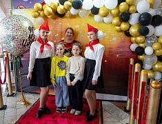 В Благовещенске с 90-летием поздравили Центр эстетического воспитания детей им. В. В. Белоглазова