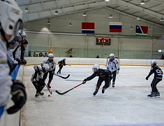 В Благовещенске впервые проходят отборочные игры турнира по русскому хоккею на призы патриарха Московского и всея Руси