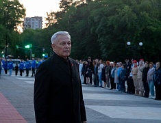 В Благовещенске на площади Победы зажгли «Свечи памяти»
