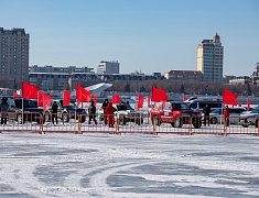 Автомобильные гонки в рамках Международного российско-китайского фестиваля зимних видов спорта