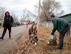 «Город берегу»: жители Благовещенска массово вышли на субботник