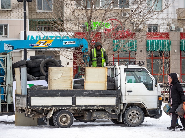 Около 5 тонн шин и почти центнер батареек собрали на экоакции благовещенцы  