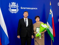 Благовещенск чествует работников торговли