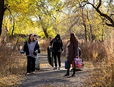 В Благовещенске в рамках «Город берегу» прошел субботник «Чистые игры»