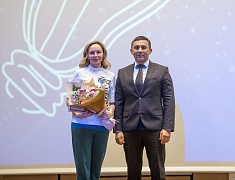 Мэр Благовещенска Олег Имамеев поздравил энергетиков с профессиональным праздником