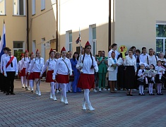 В школах Благовещенска прошли торжественные линейки