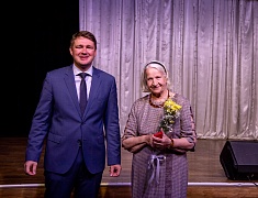 Знаки «50 лет Байкало-Амурской магистрали» вручили благовещенцам