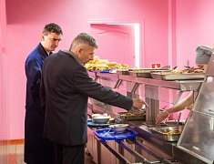 В рамках Всемирного дня здоровья предприятия общепита Благовещенска представили «полезное меню»