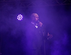 С днём рождения Благовещенск поздравили солист музыкального театра «Геликон-опера» Дмитрий Янковский и оркестр «АмурДжазБэнд»