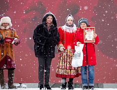 На площади Ленина и набережной Амура прошли народные гуляния в честь масленицы