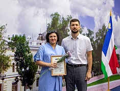 Накануне Дня работника торговли в Благовещенске чествовали руководителей, продавцов, менеджеров и официантов