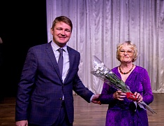 Знаки «50 лет Байкало-Амурской магистрали» вручили благовещенцам