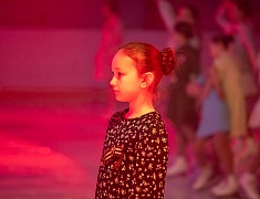 Юные благовещенские фигуристы представили программу «Помним сердцем», посвященную Дню Победы