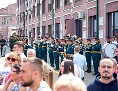 Благовещенск встретил уникальный агитпоезд Минобороны