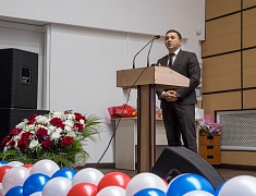 Мэр Благовещенска Олег Имамеев поздравил энергетиков с профессиональным праздником