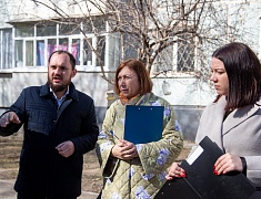 В Благовещенске межведомственная комиссия проверяет «самочувствие» детских площадок