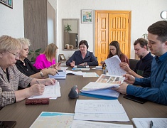 Члены жюри под председательством заммэра Виктории Хопатько подвели промежуточные итоги конкурса на лучшие эскизы 