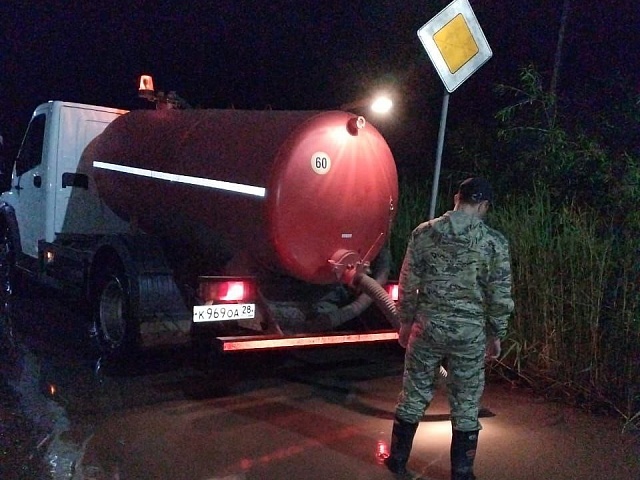 Откачка луж, очистка колодцев, промывка ливневок: ГСТК устраняет последствия сильного ливня в Благовещенске 