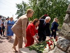 В Благовещенске прошли торжественные церемонии у памятников основателям города