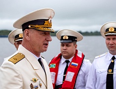 Олег Имамеев поздравил бойцов с Днем Военно-морского флота