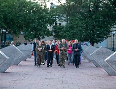 Цветы в память о подвиге советских солдат возложили в Благовещенске